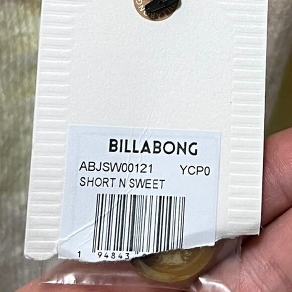 Billabong White Cap Short N Sweet Cropped Cardigan Sweater Size Medium - Picture 5 of 15